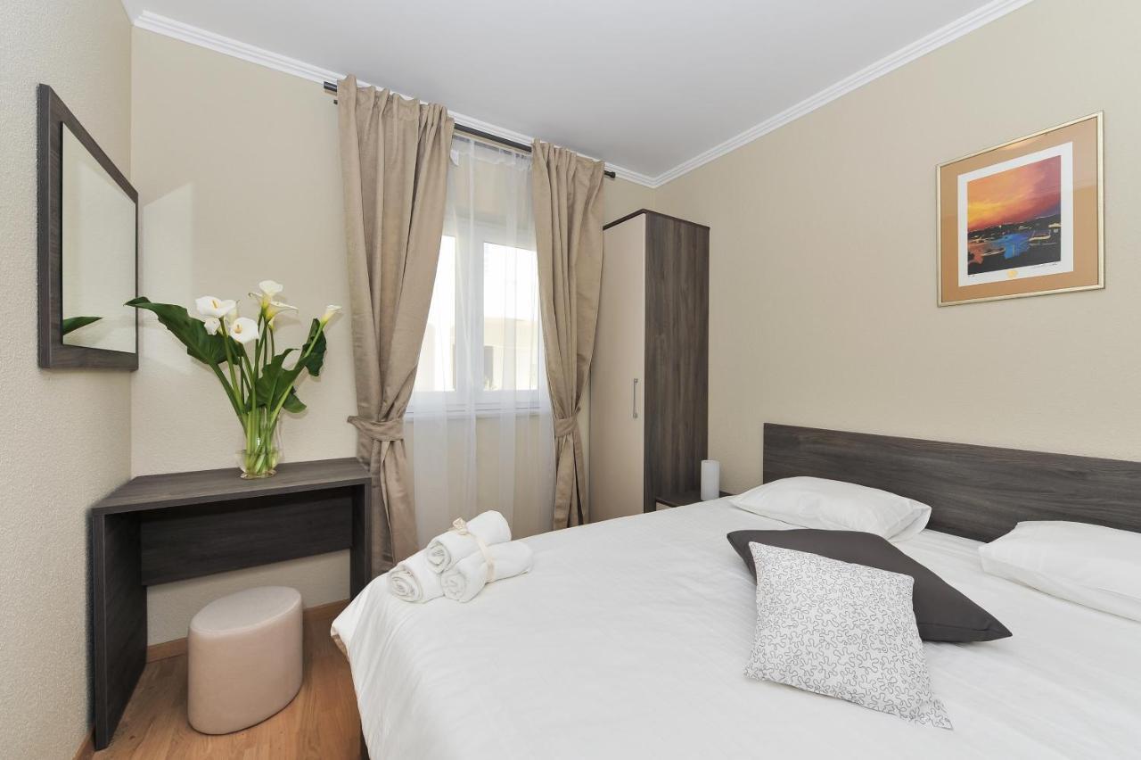 Apartmani Peric 1 Meka Draga Obrovac Exterior foto