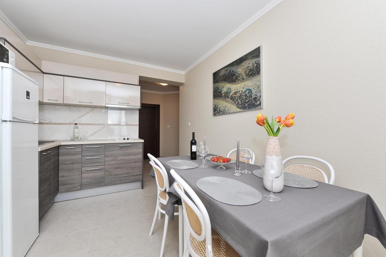 Apartmani Peric 1 Meka Draga Obrovac Exterior foto
